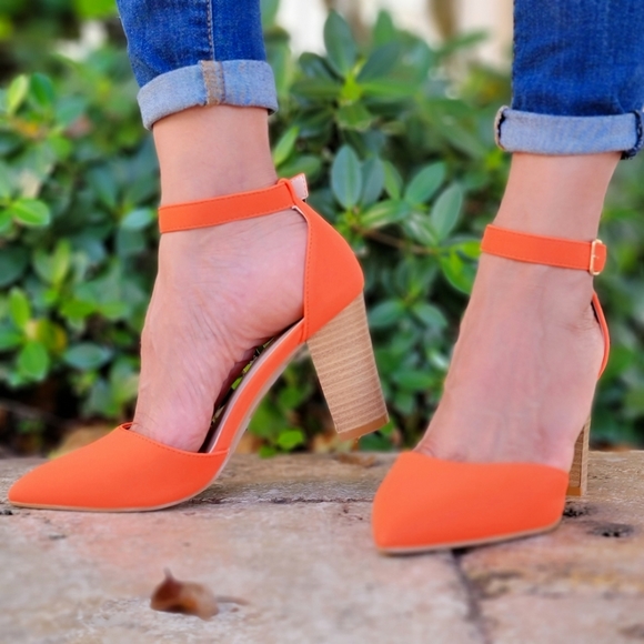 Women's Orange Closed Pointed Toe Chunky Heel Pump - Picture 6 of 6